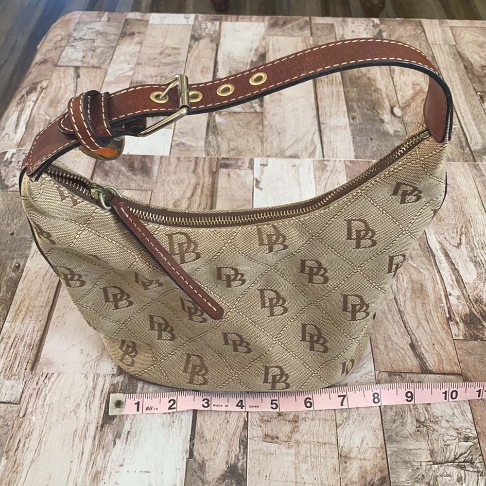 Authentic Dooney & Bourke purse - Picture 8 of 9